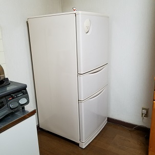 18-11_98refrigerator.jpg